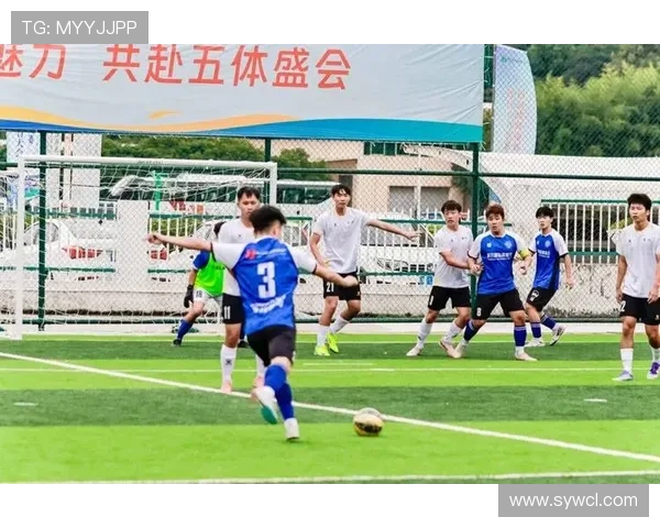 张家界队奋勇拼搏展现湘西足球精神推动地方体育全面发展 张家界队奋勇拼搏展现湘西足球精神推动地方体育全面发展